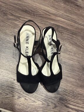 Anne Klein Black T-Strap Slingback Sandals